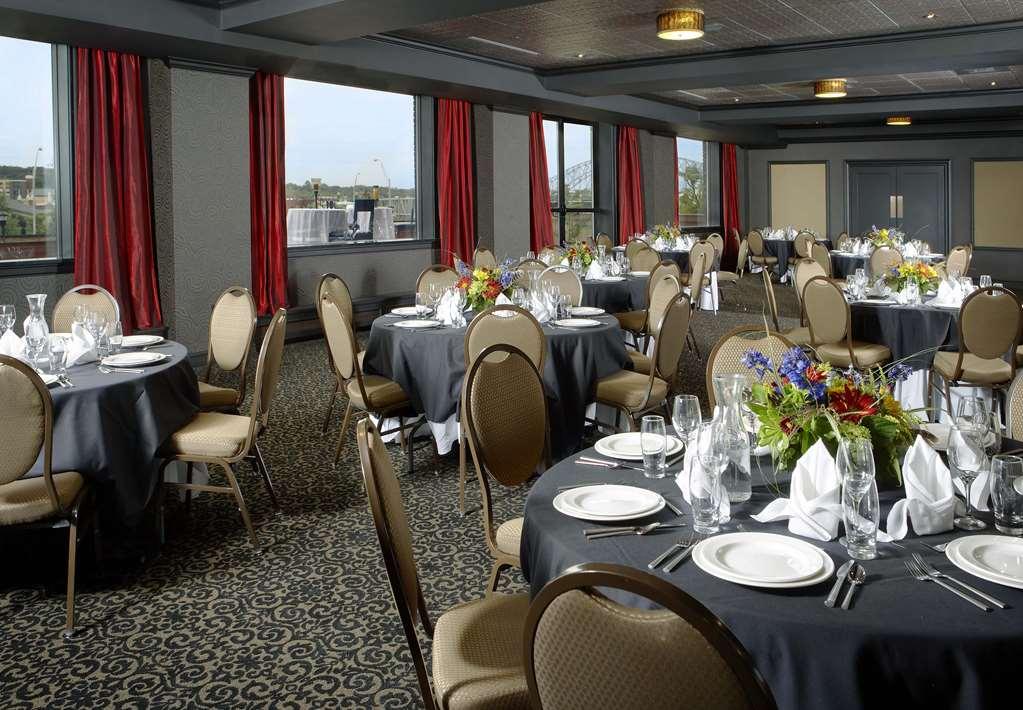 Hotel Julien Dubuque Restaurant photo