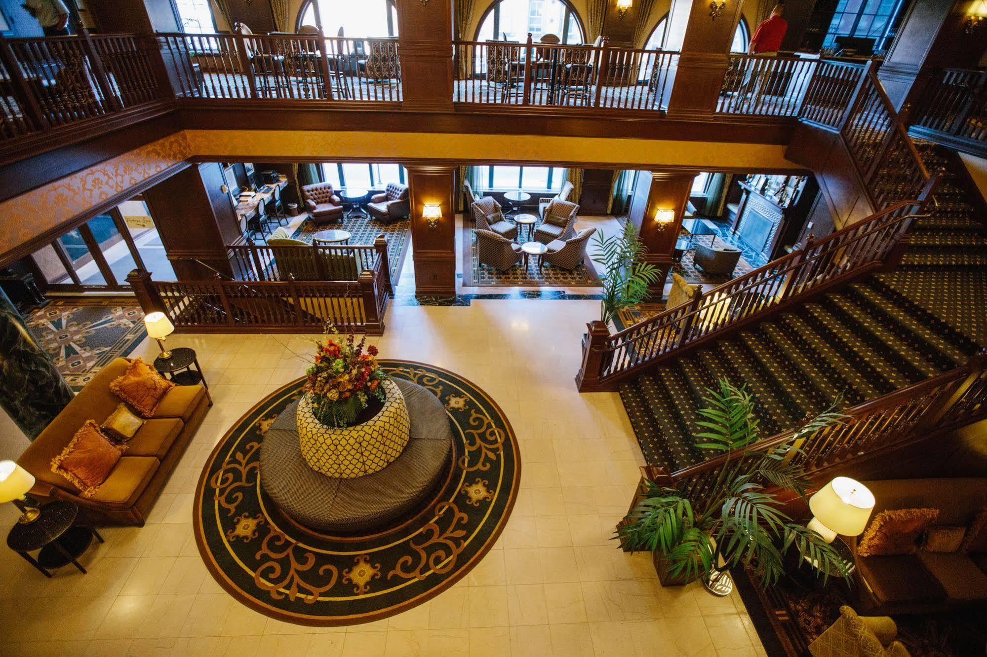 Hotel Julien Dubuque Exterior photo